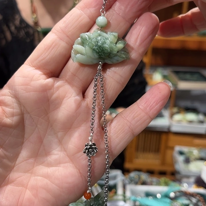 颈饰未镶嵌和田玉（糖玉）