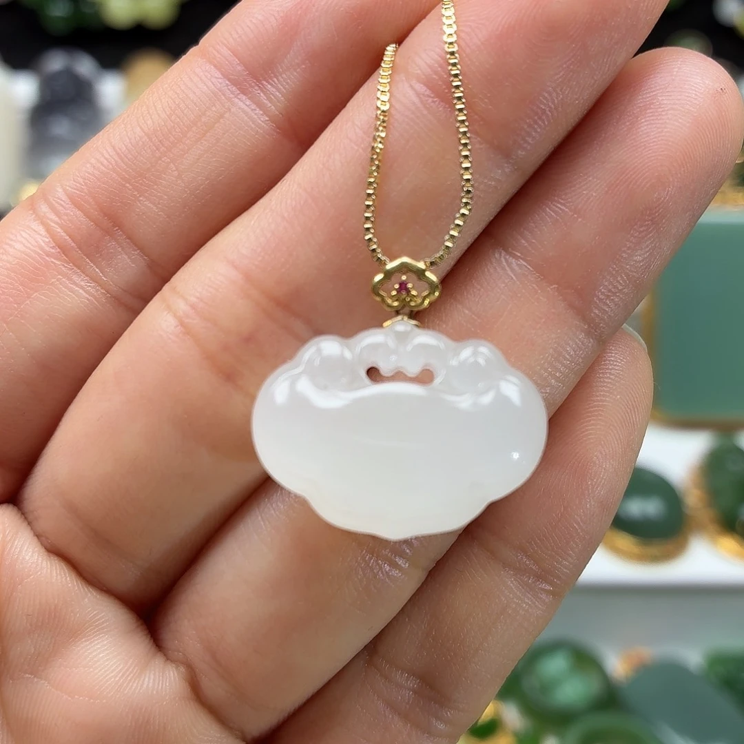 和田玉18K金镶嵌颈饰高冰饱满