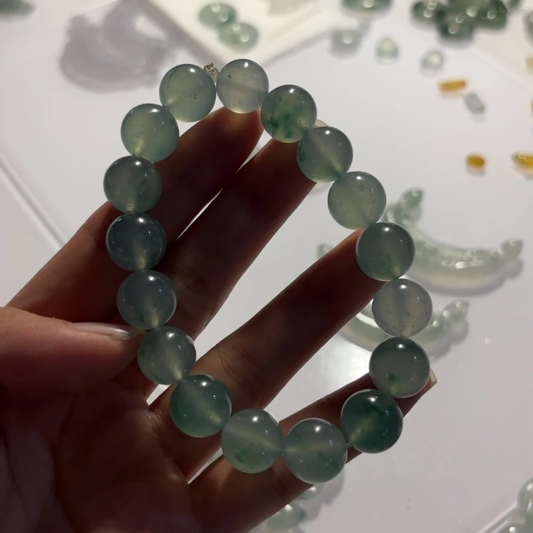 定制翡翠未镶嵌手串