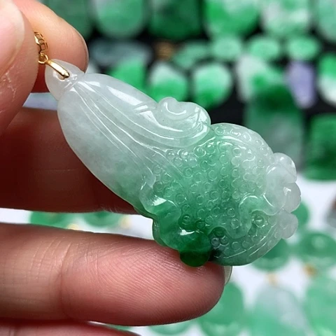 翡翠吊坠(不含链)18K金镶嵌