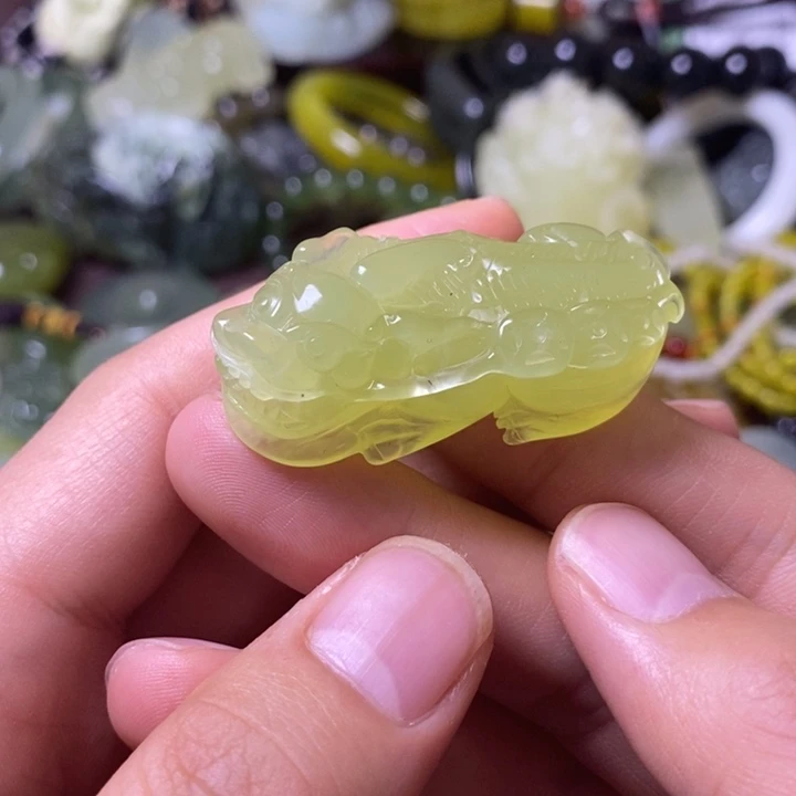 岫玉岫玉颈饰未镶嵌