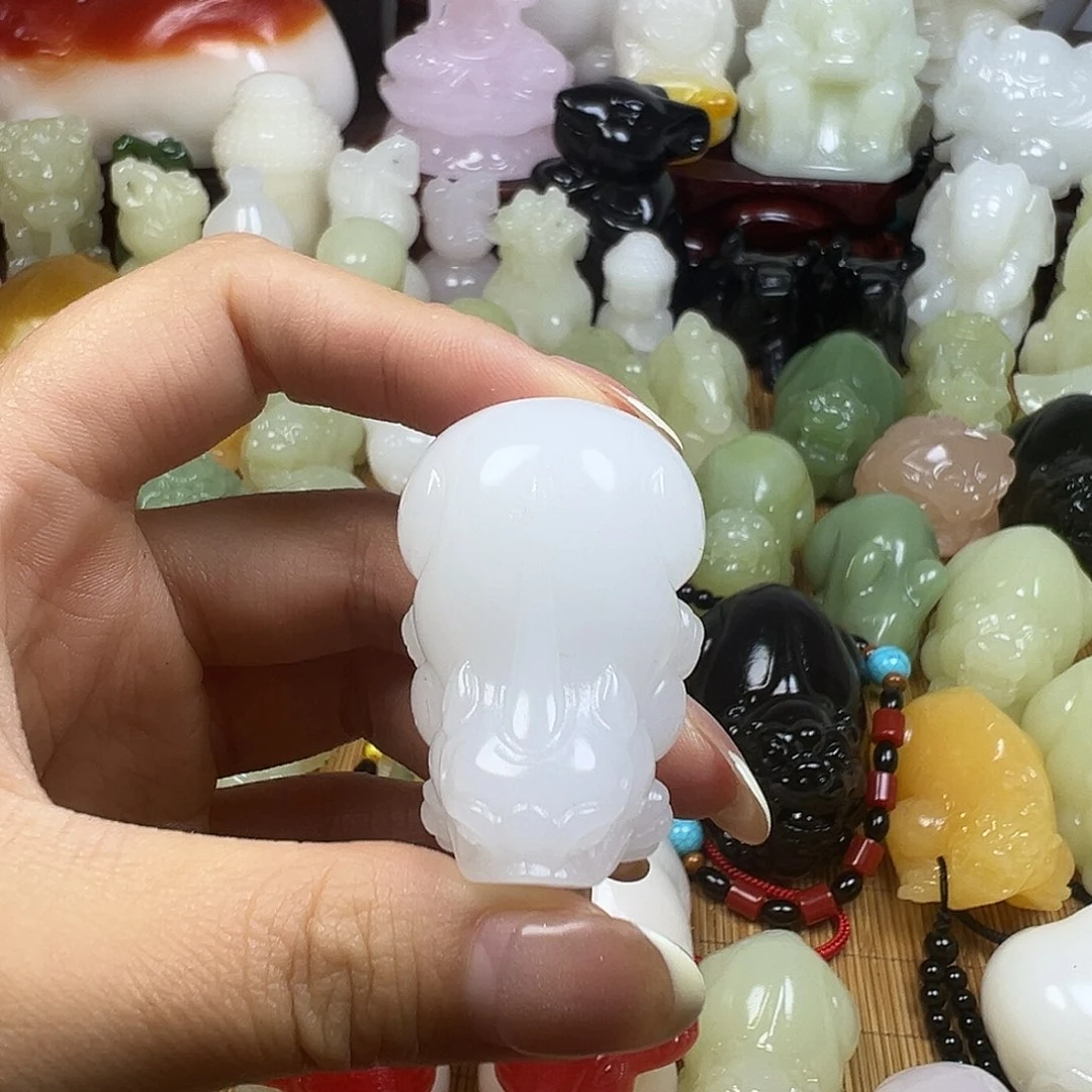 石材纯白色貔貅吊坠