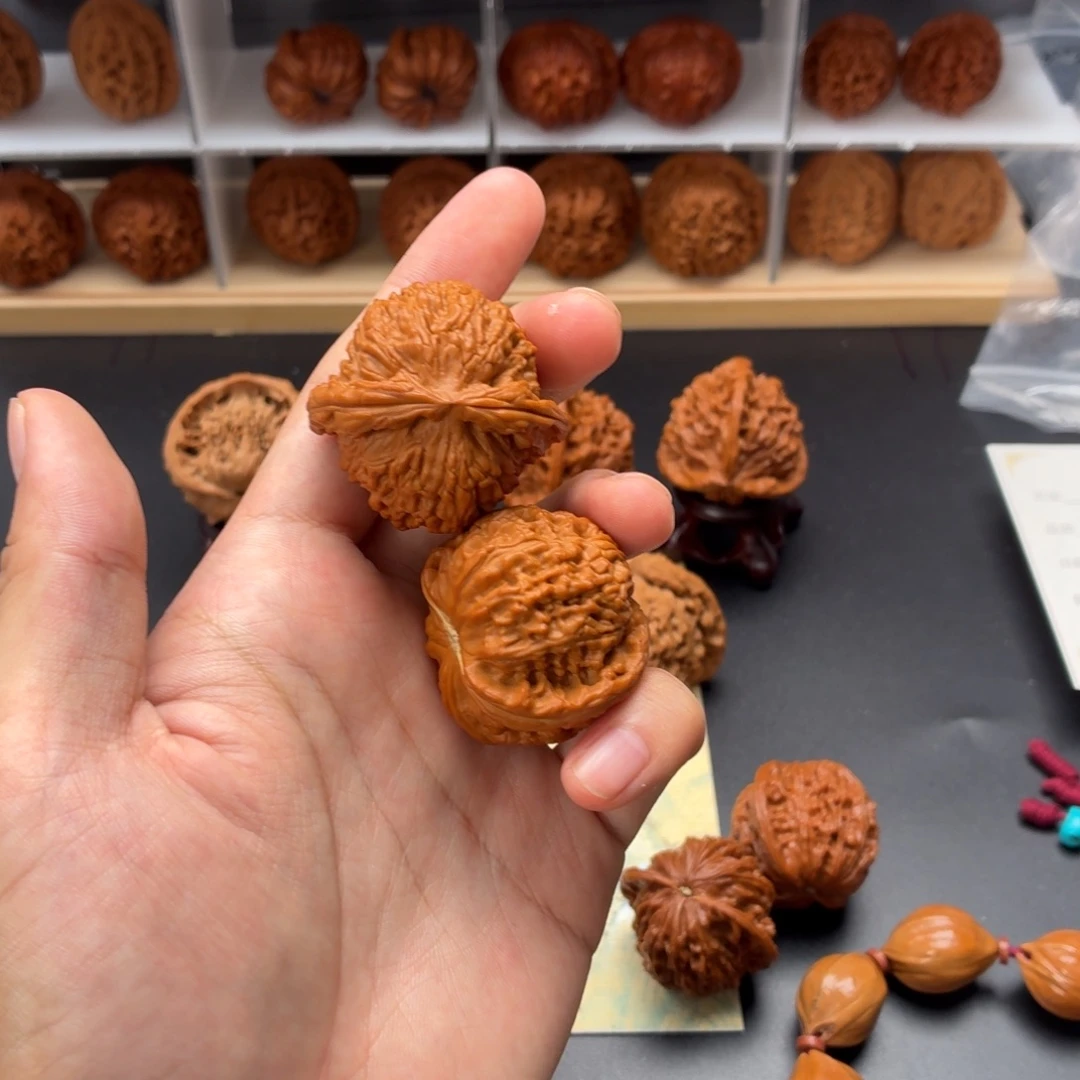 文玩核桃把件球白39（打过底）