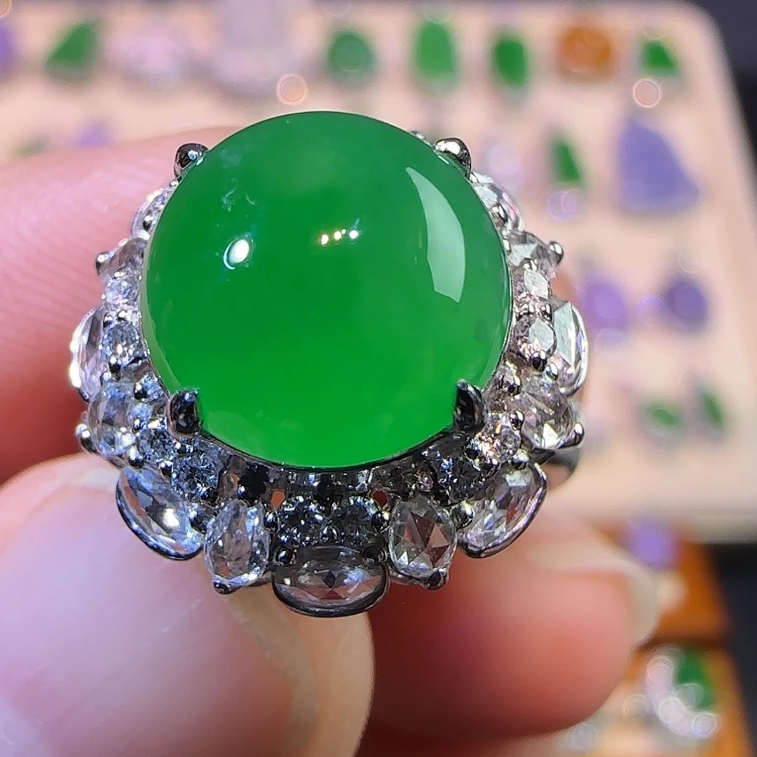 翡翠18K金镶嵌戒指