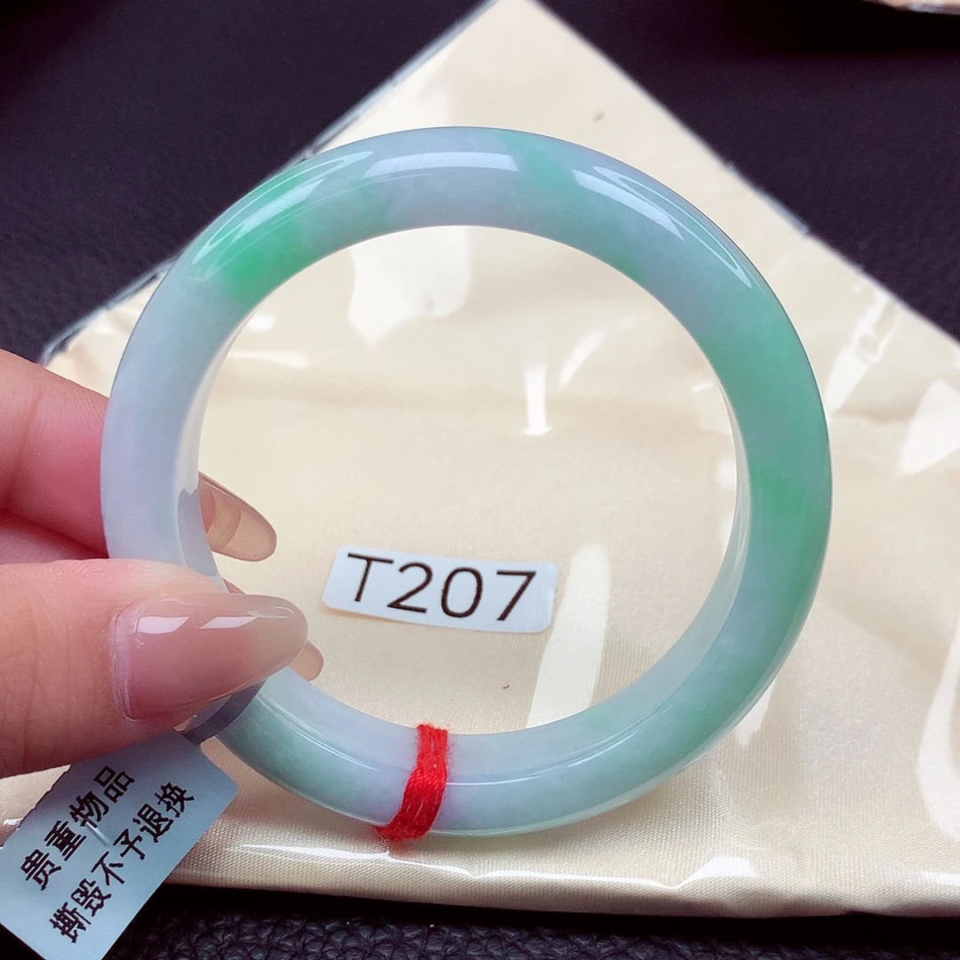 翡翠手镯未镶嵌天然缅甸