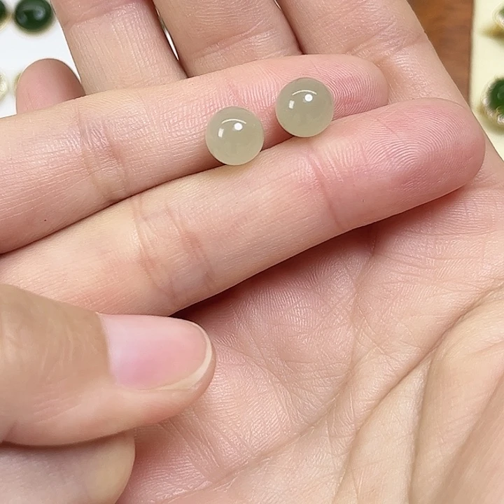 小***驻和田玉银S925镶嵌耳饰