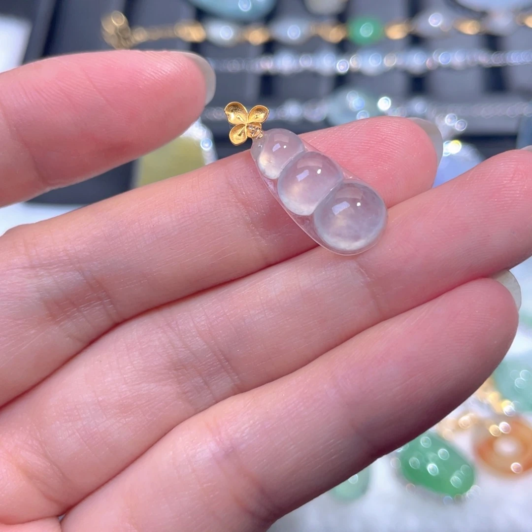 翡翠18K金镶嵌颈饰翡翠