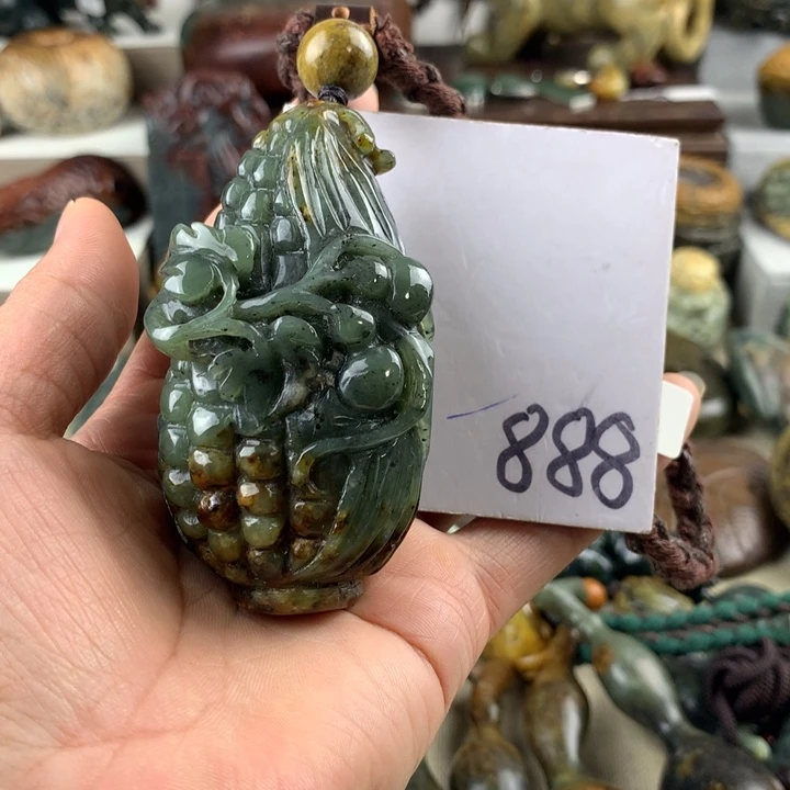 亚***辉未镶嵌岫岩河磨玉（透闪石质玉）珠宝奇石