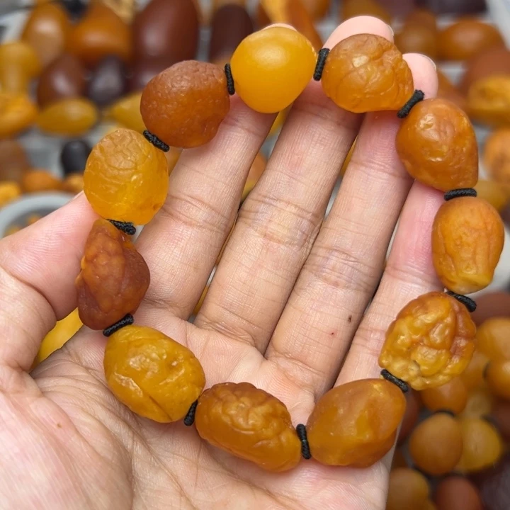 琥珀未镶嵌颈饰天然蜜蜡