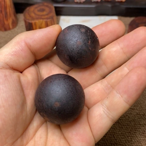 藤类A276降真香红黑油3.5圆珠瑕疵虫漏发其一