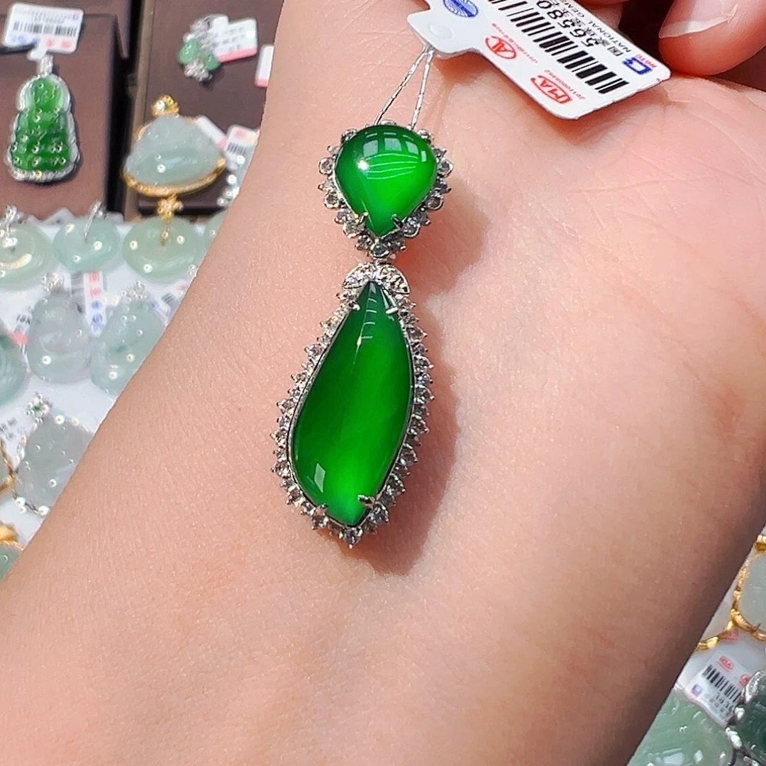 翡翠18K金镶嵌吊坠(不含链)水滴