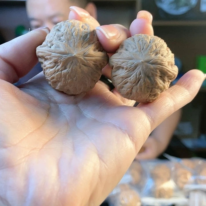 文玩核桃把件沧***粟铁锤