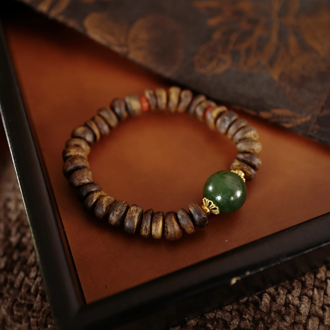 沉香奇楠沉香包头碧玉手串
