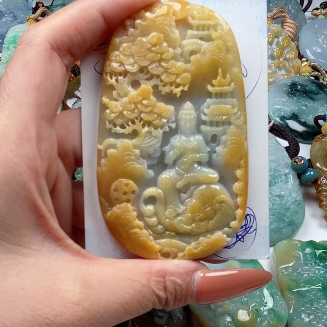 翡翠颈饰未镶嵌晴***里天然翡翠