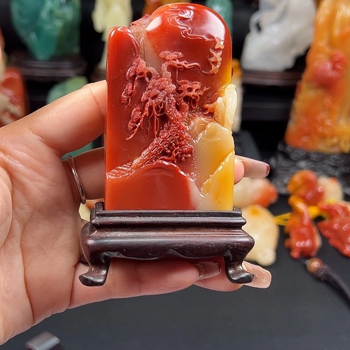 寿山石三彩老性芙蓉石