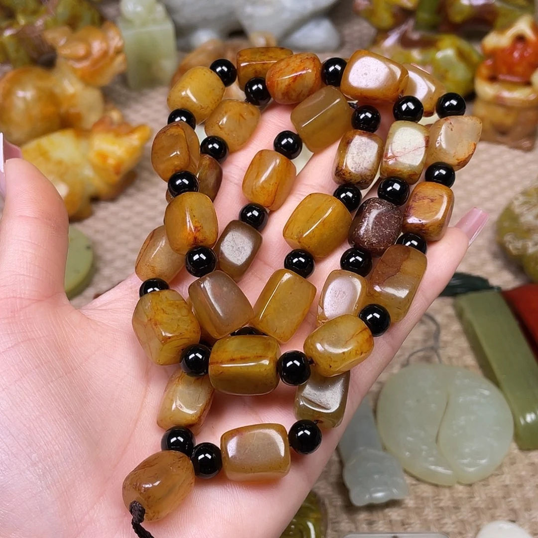 蛇纹石玉未镶嵌颈饰