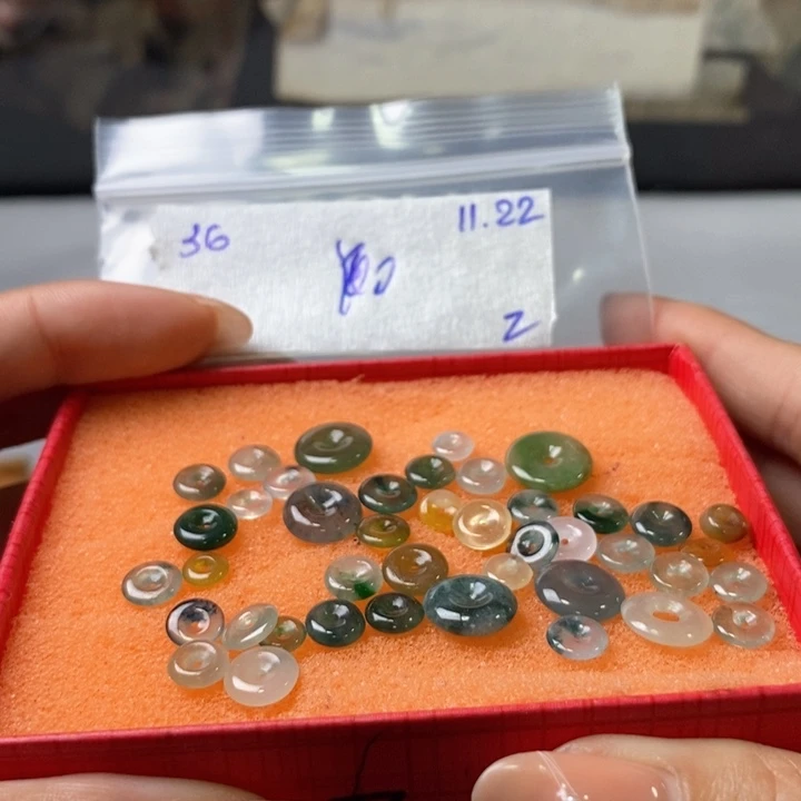 ****当定制翡翠未镶嵌不退