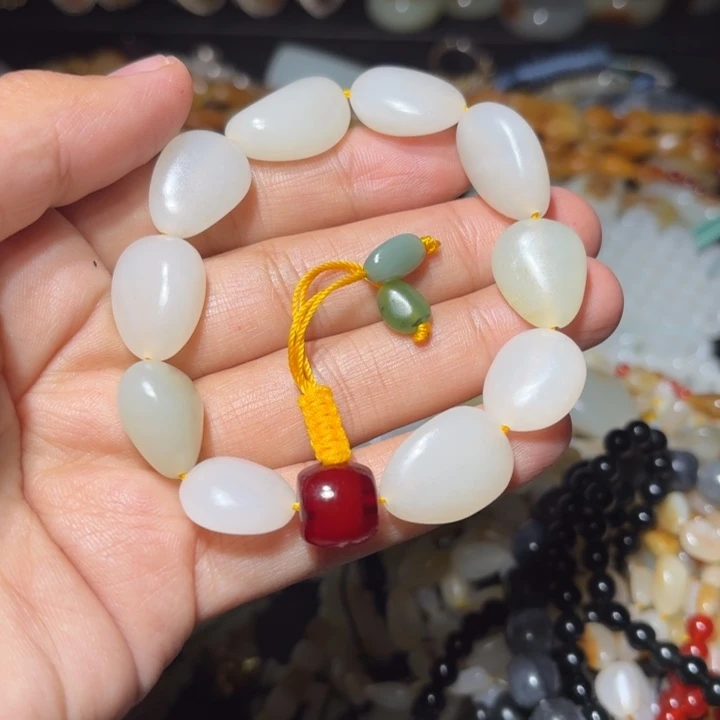 和田玉未镶嵌手串