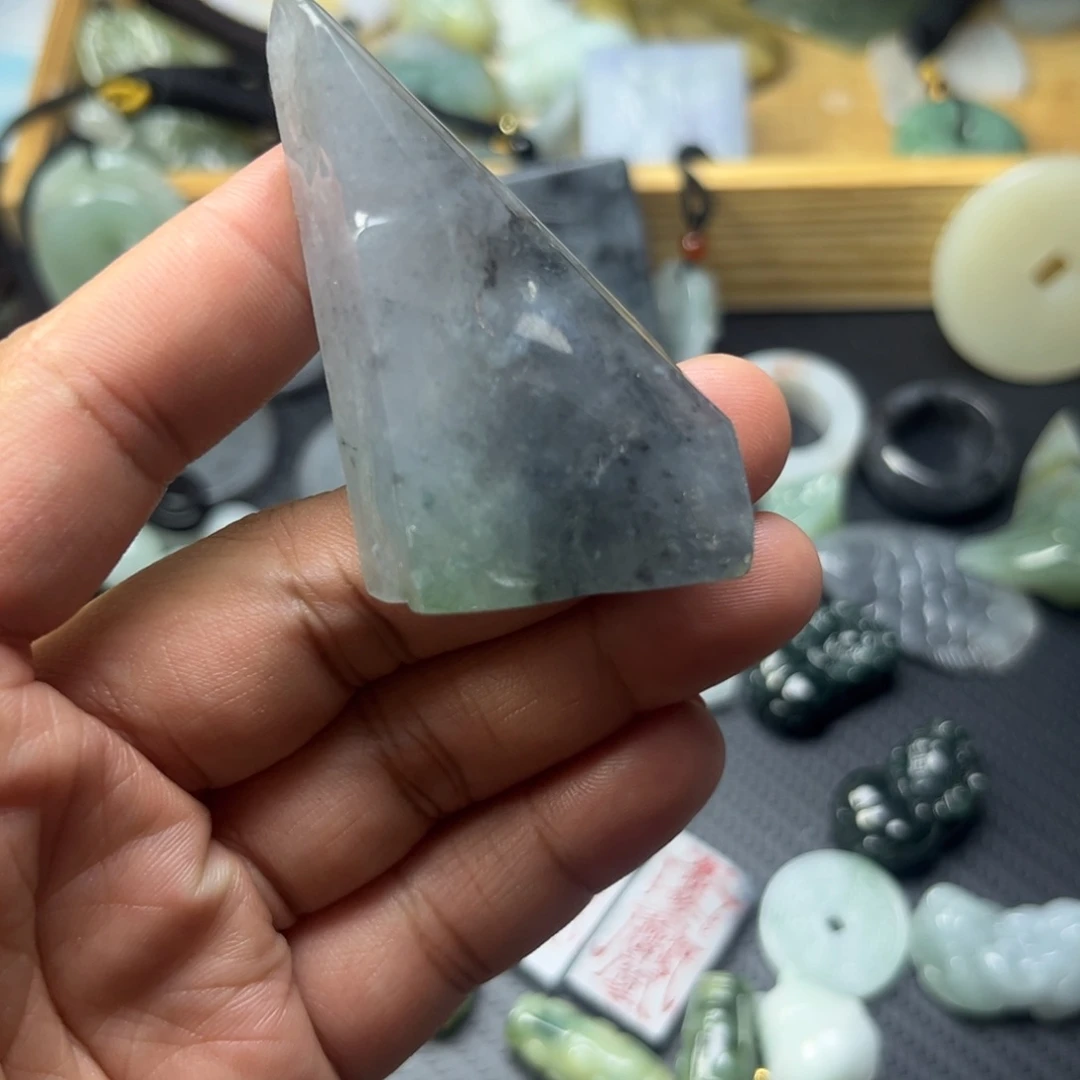 楚***江未镶嵌挂件翡翠翡翠冰乌鸡随形