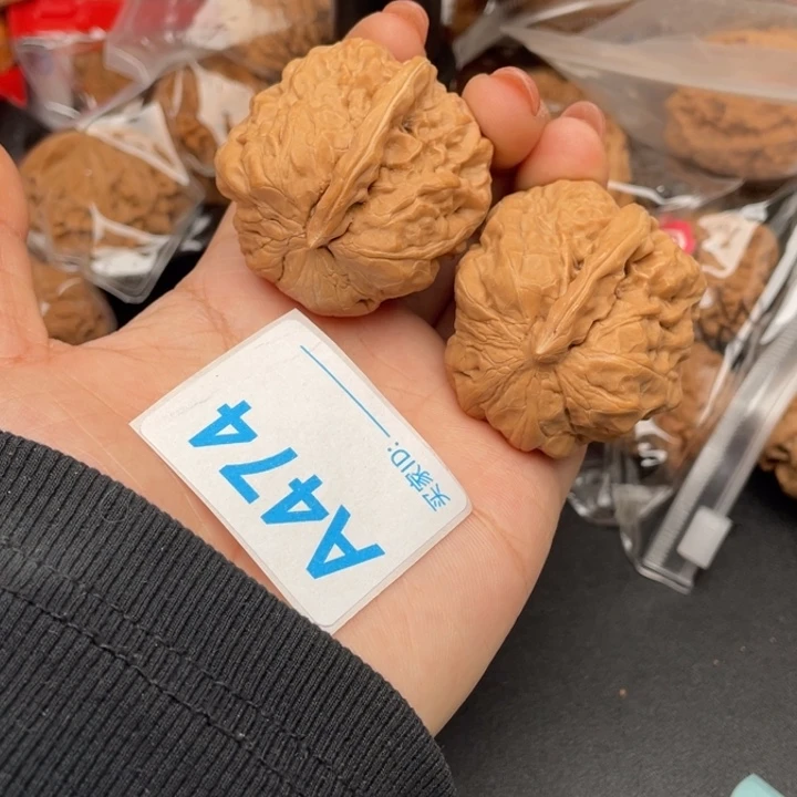 文玩核桃吊坠核桃