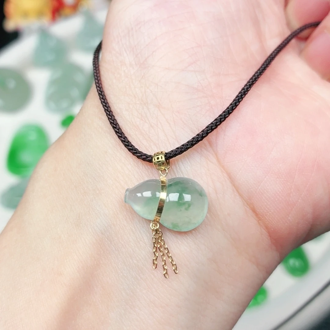 翡翠18K金镶嵌颈饰缅甸天然A货翡翠