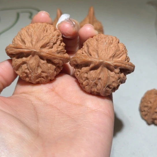 文玩核桃吊坠宫灯