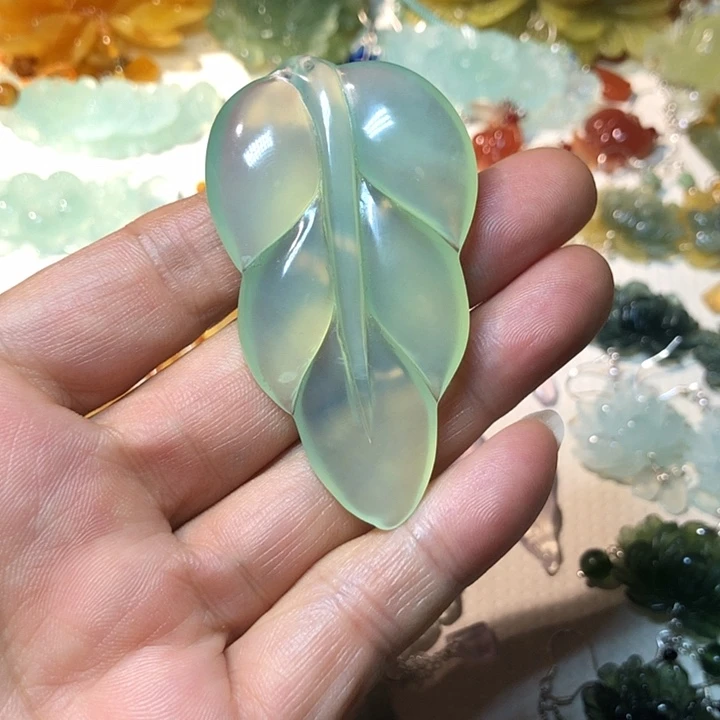 蛇纹石玉未镶嵌挂件