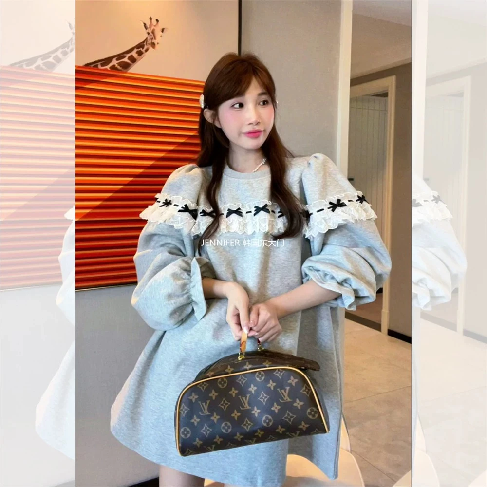 루루가− 韩国东大门冬新蝴蝶蕾丝花边泡泡袖加绒加厚卫衣式连衣裙女