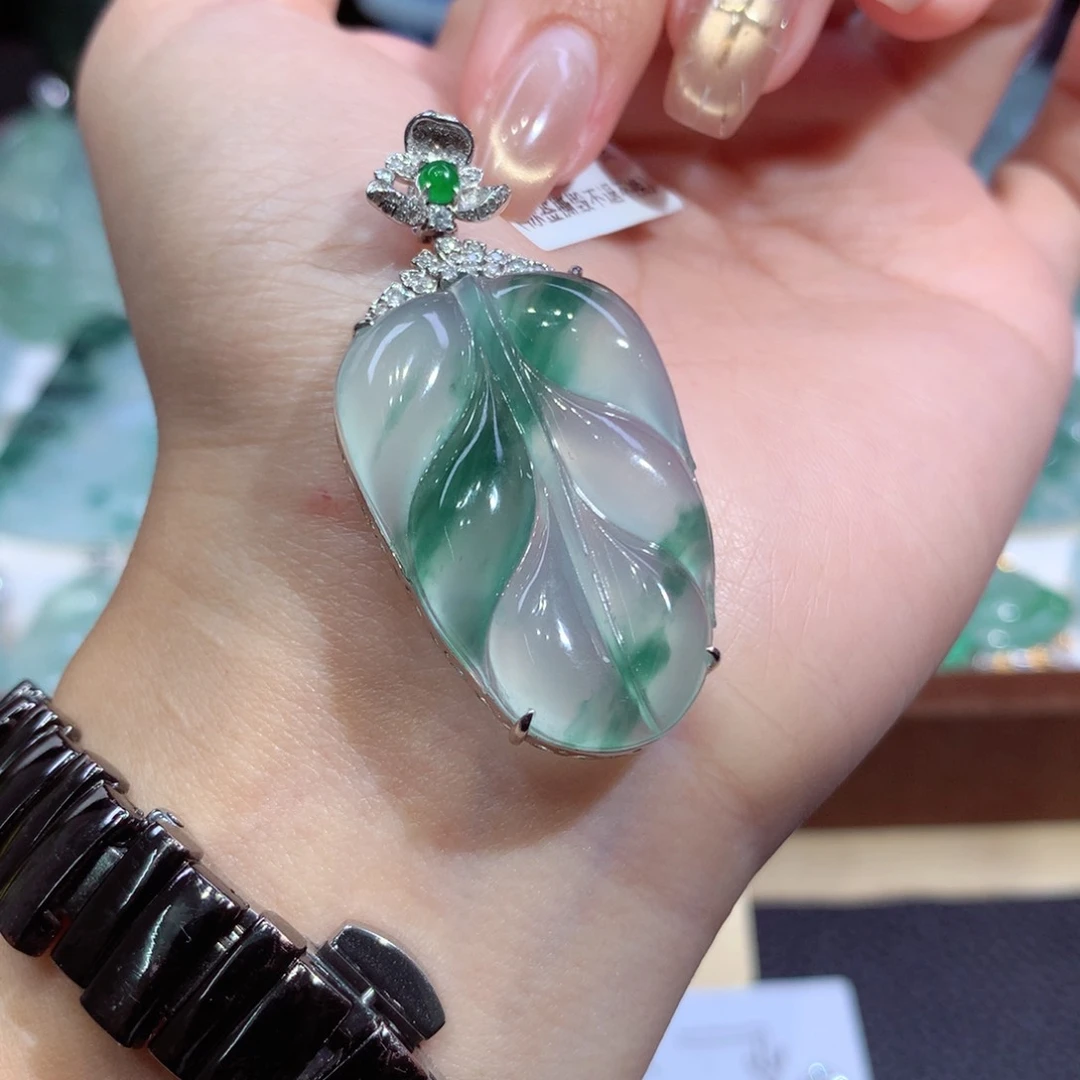 吊坠(不含链)18K金镶嵌翡翠