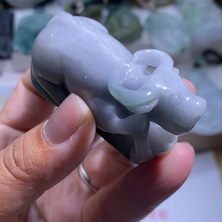 【闪购商品】颈饰未镶嵌翡翠牛
