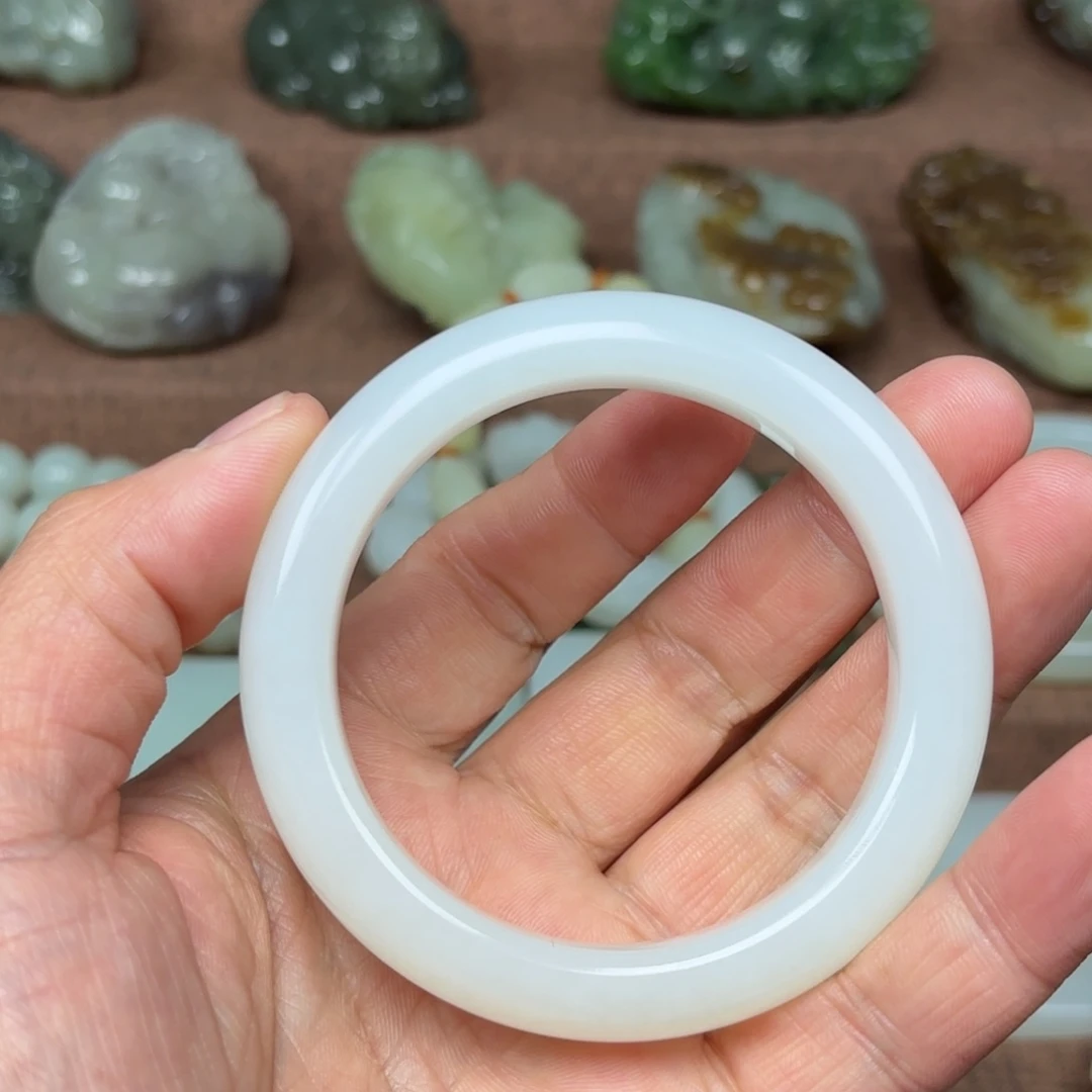 石***转和田玉未镶嵌挂件