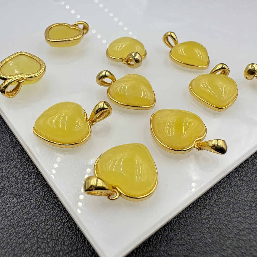 「戴琴珠宝」DQ1766-银镶蜜蜡心形吊坠（多样性发其一）