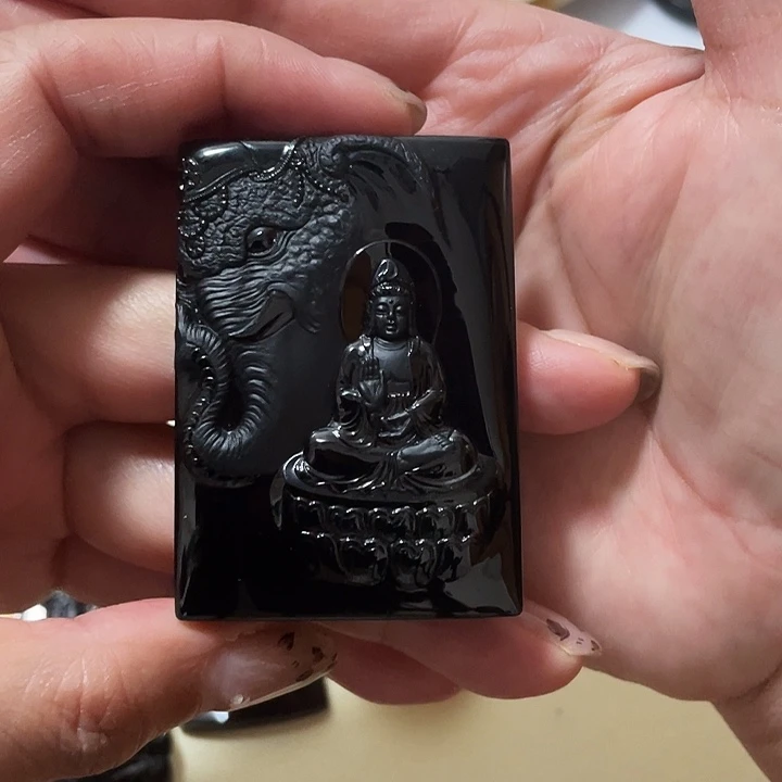 G***l翡翠未镶嵌颈饰翡翠