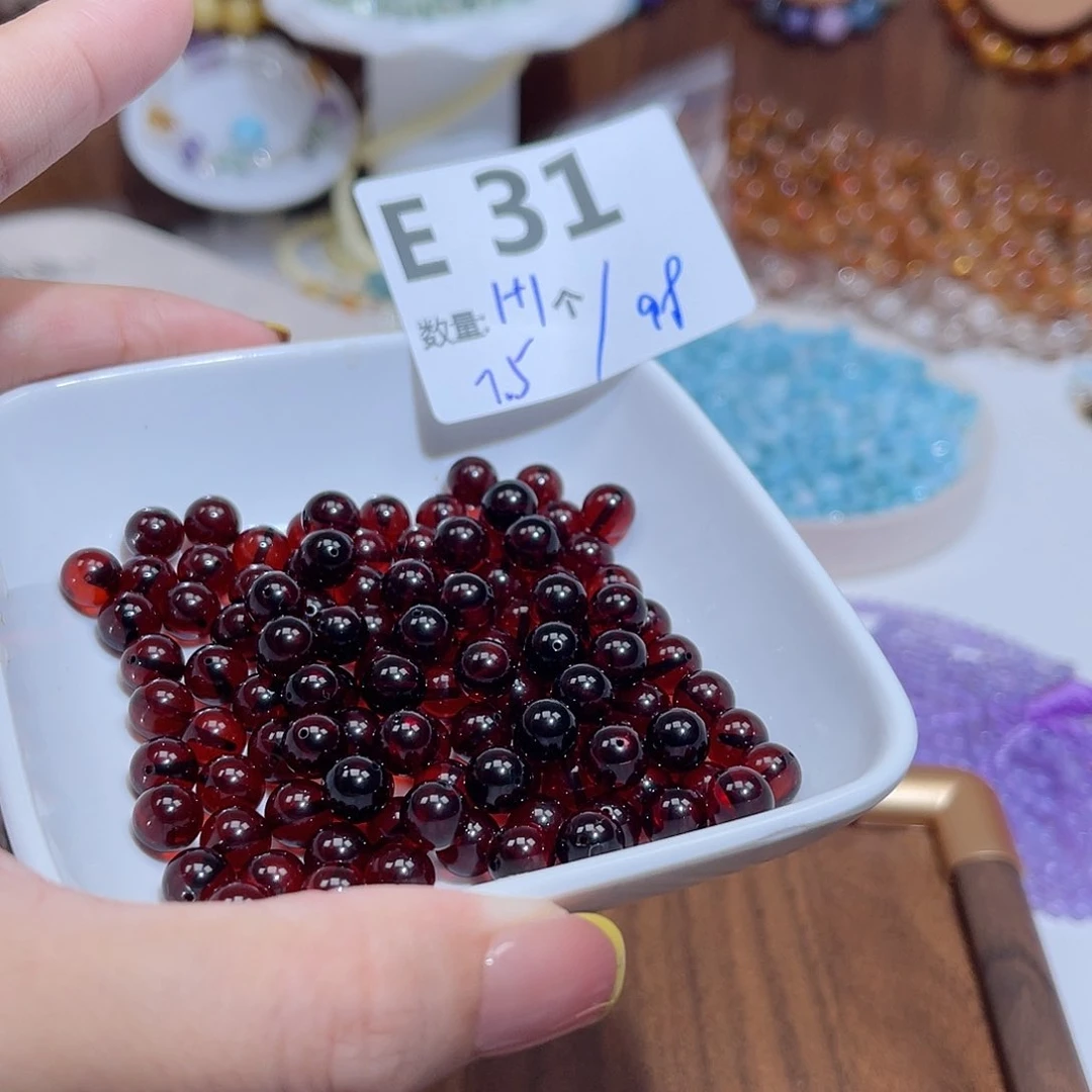 未镶嵌血珀珠宝奇石E31。