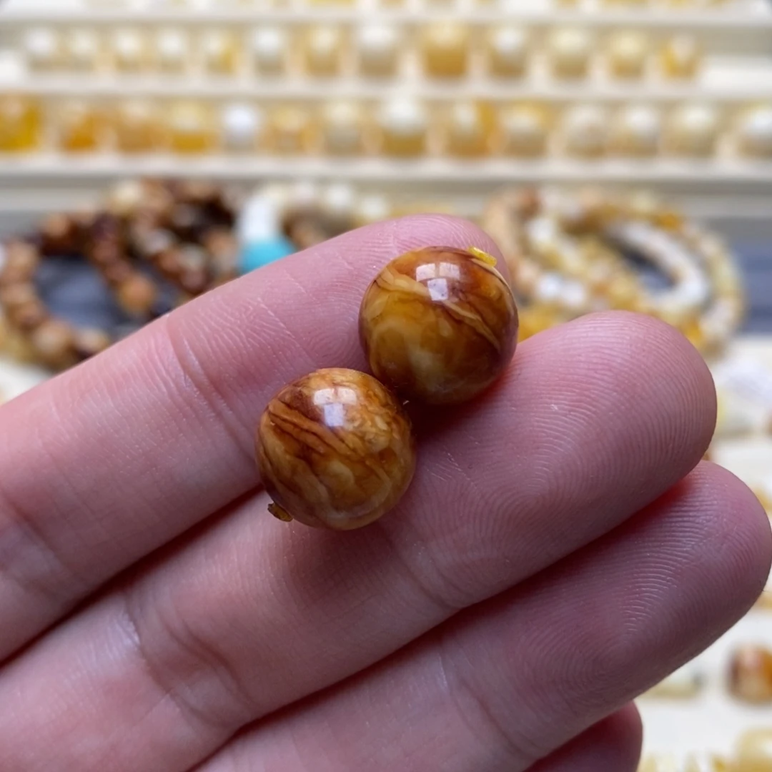 琥珀珠宝奇石未镶嵌