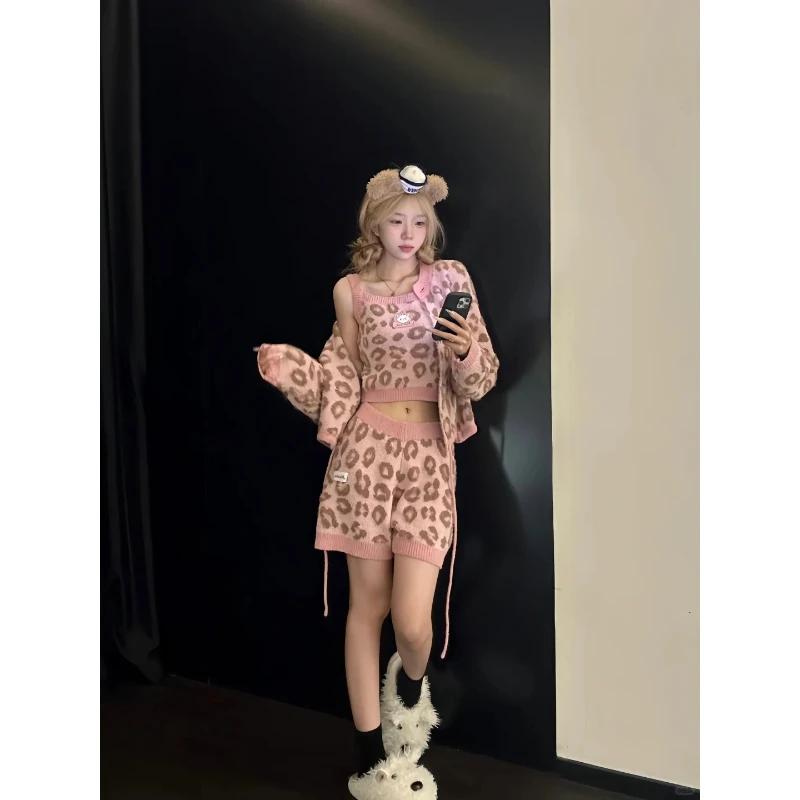 纯欲甜酷辣豹纹凯蒂猫半边绒睡衣女秋冬针织保暖休闲家居服三件装