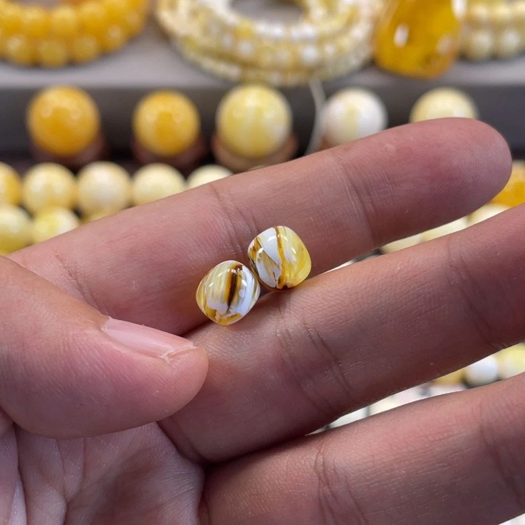 6***叨裸石蜜蜡未镶嵌金漆白拉丝