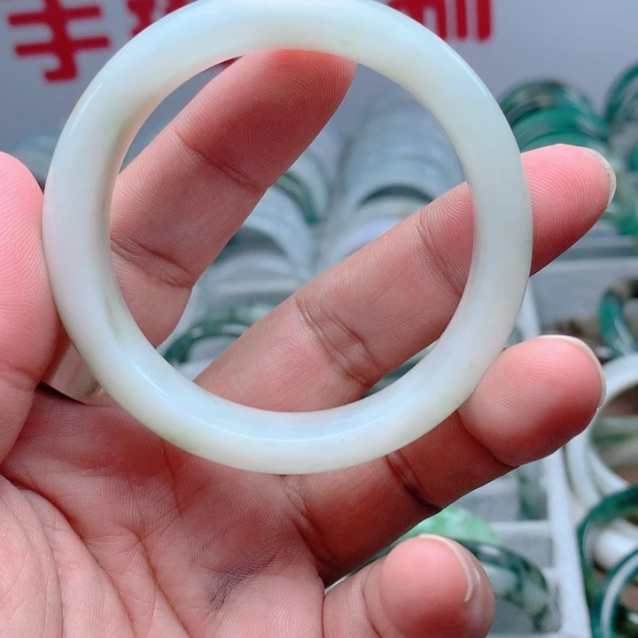 独山玉未镶嵌手镯54