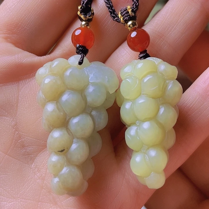 未镶嵌岫岩河磨玉（透闪石质玉）挂件