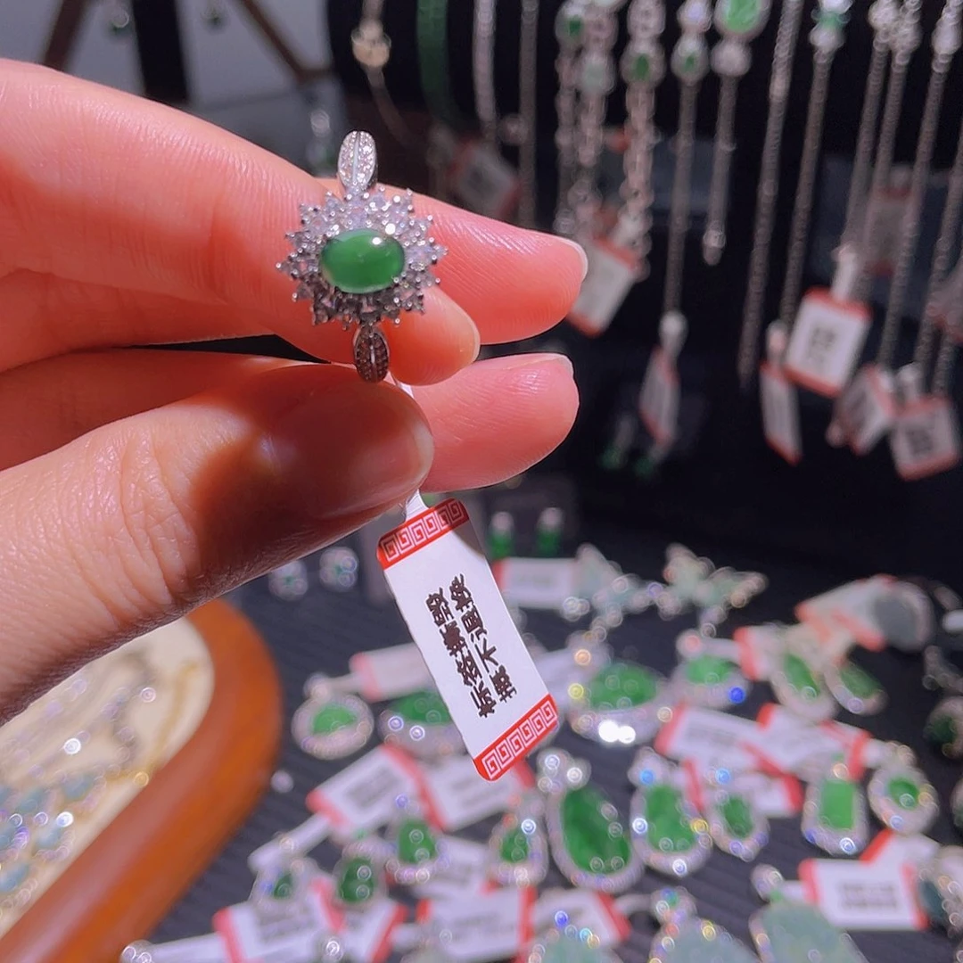 未镶嵌戒指翡翠戒指