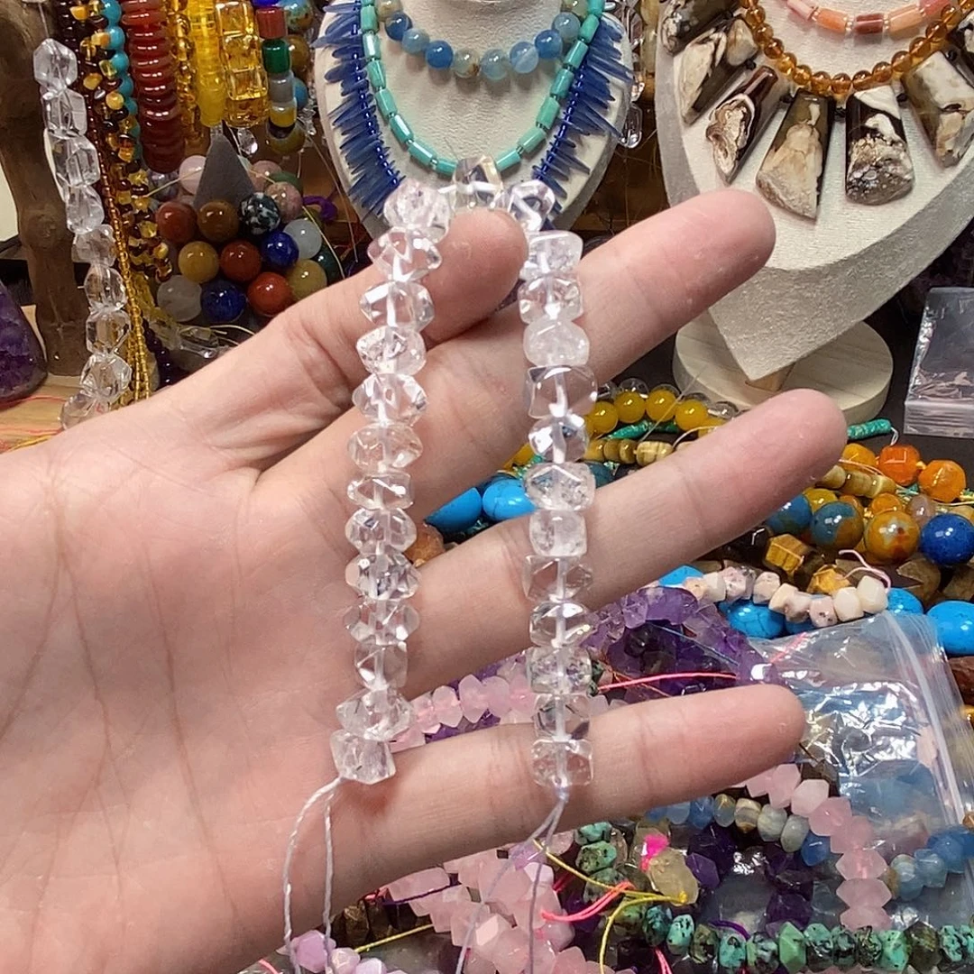 石英质玉未镶嵌，高透天然白水晶冲角10mm，