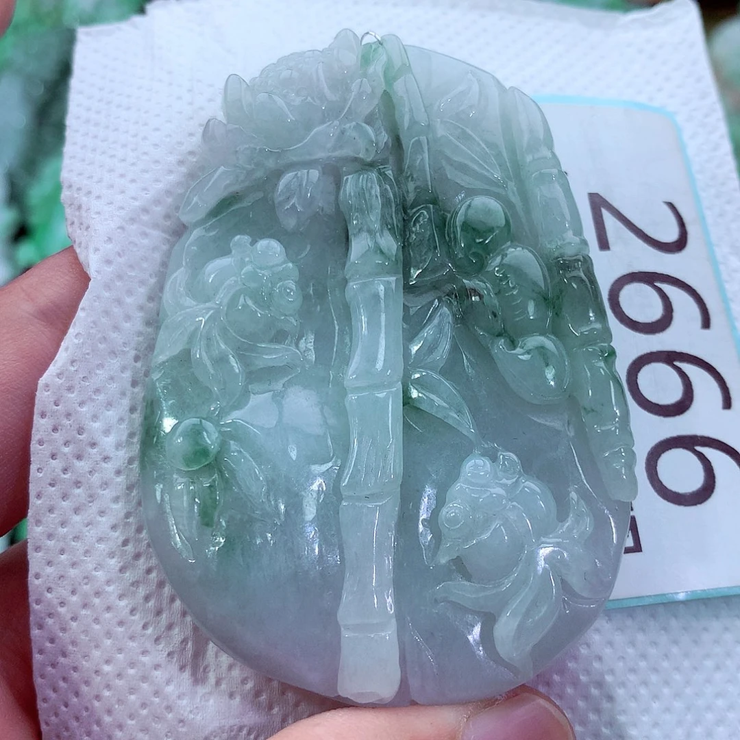 吊坠(不含链)未镶嵌翡翠