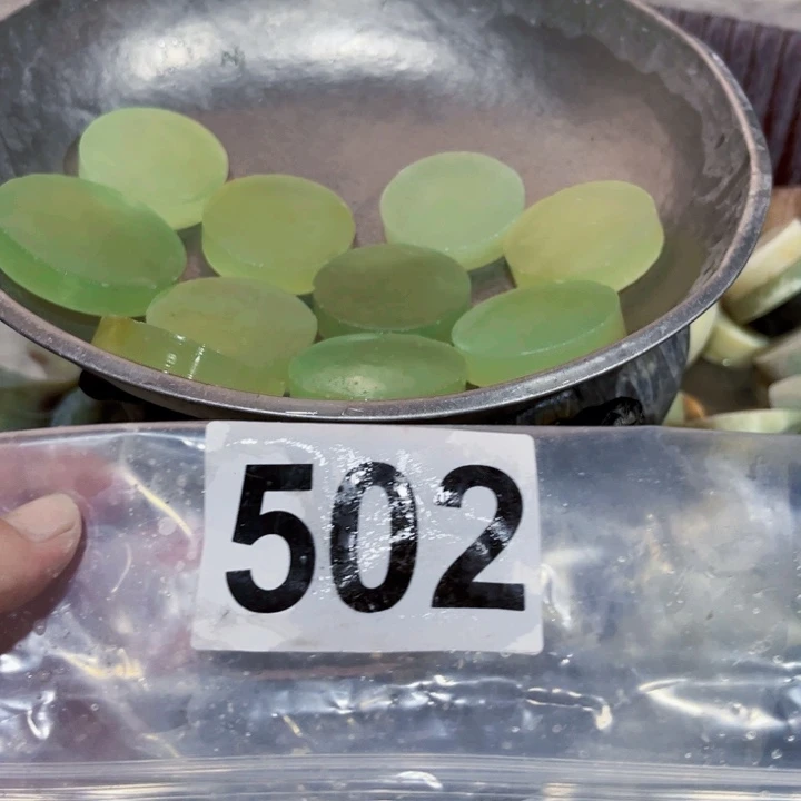 蛇纹石玉未镶嵌珠宝半成品