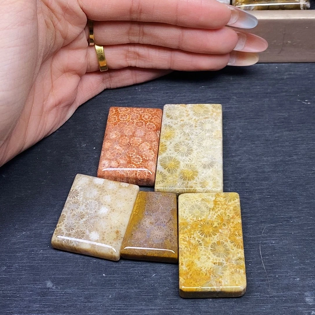 清***月硅化玉合金颈饰吊坠