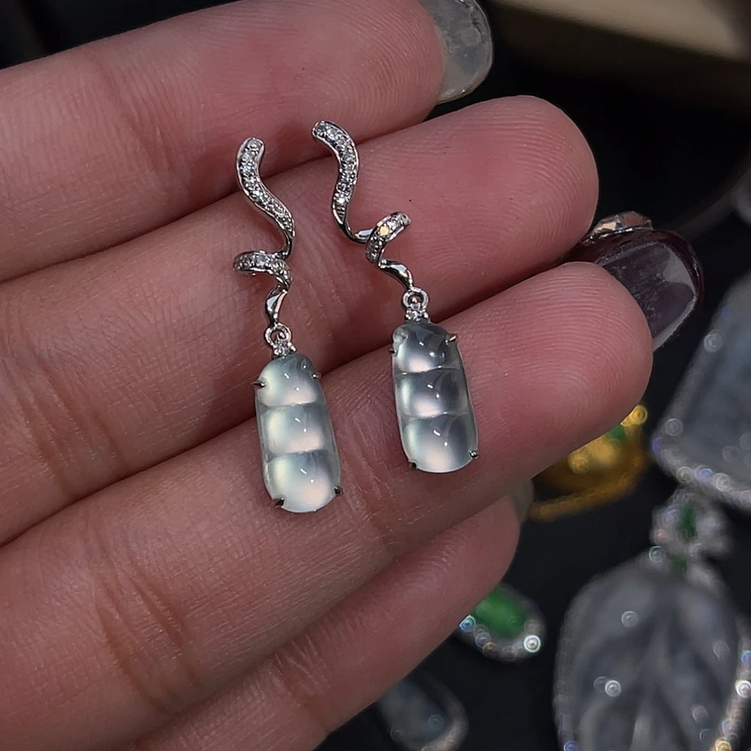 翡翠18K金镶嵌耳饰豆子