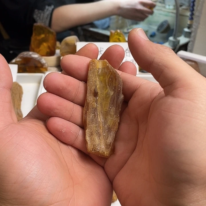 东***8定制琥珀未镶嵌天然琥珀蜜蜡