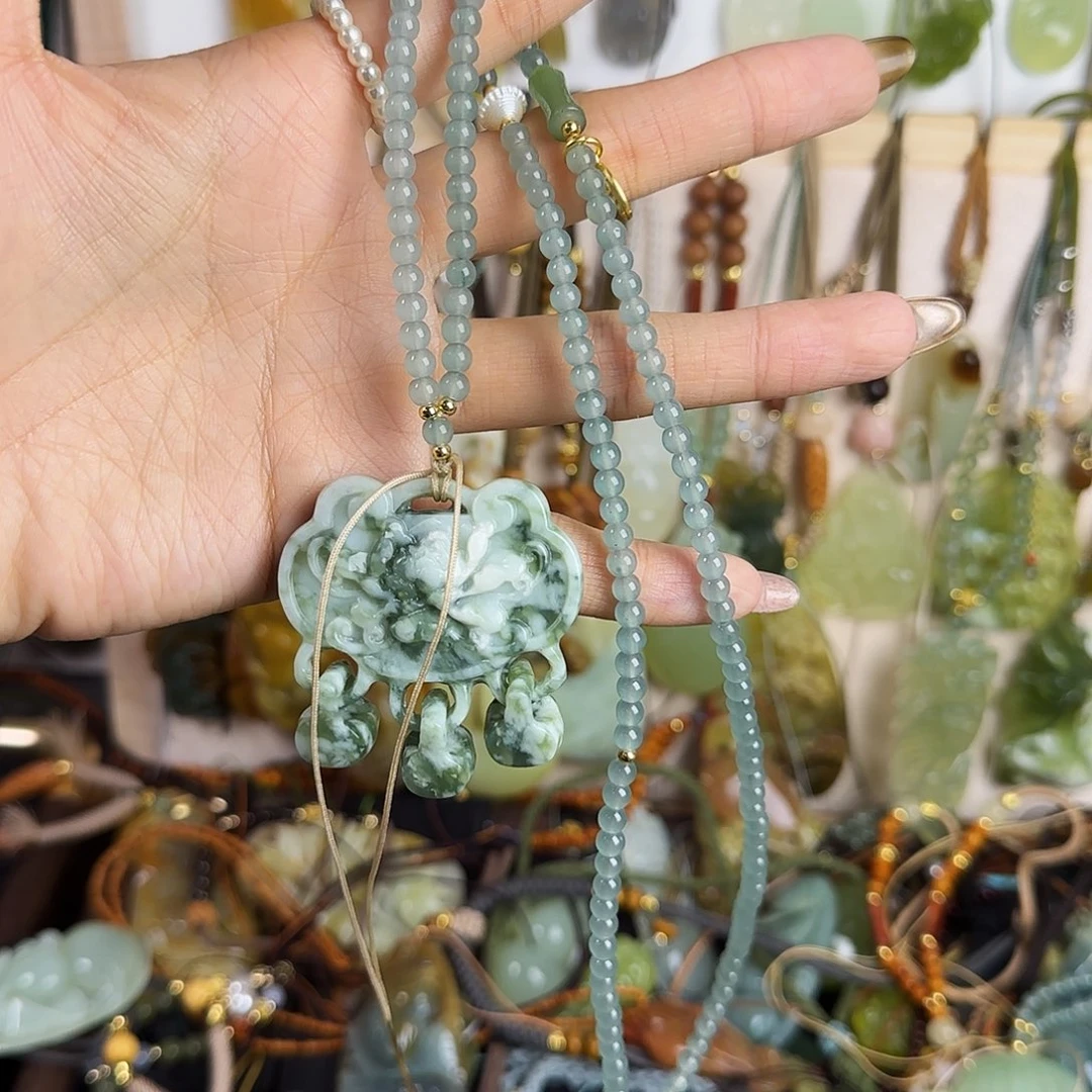 虫****蛇纹石玉未镶嵌颈饰