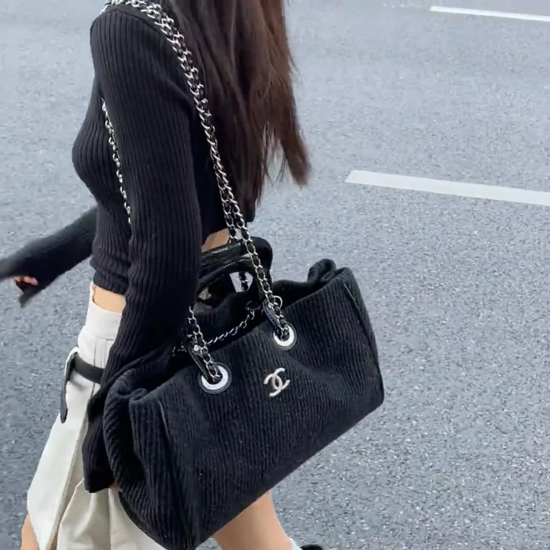 95新 Chanel/香奈儿 黑银毛呢斜纹托特单肩包 底长38 13开