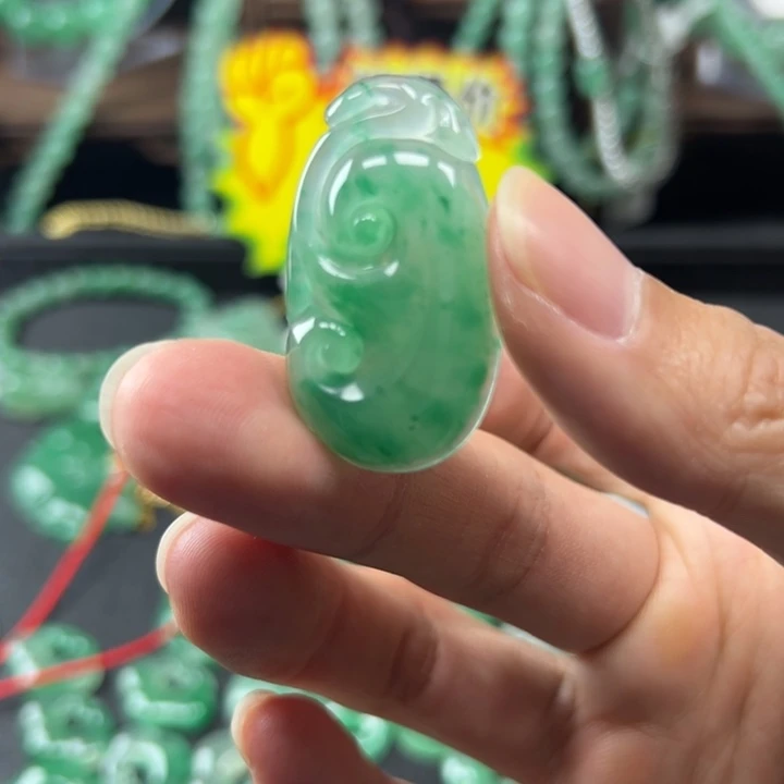 石英质玉颈饰未镶嵌