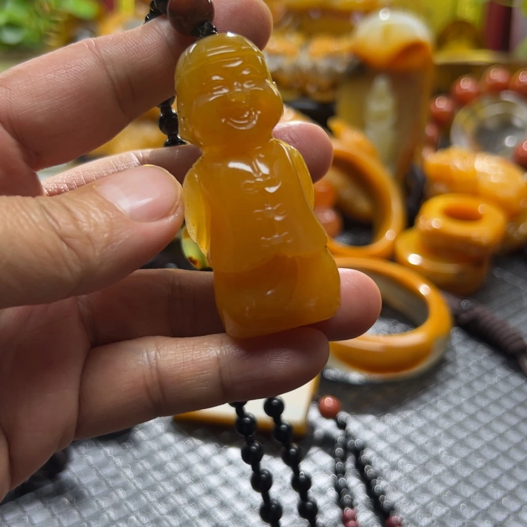 幸***草石英质玉未镶嵌颈饰